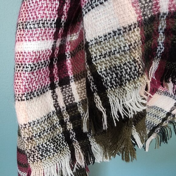 Large 100% Acrylic Plaid Pink & Green Scarf - Picture 12 of 12